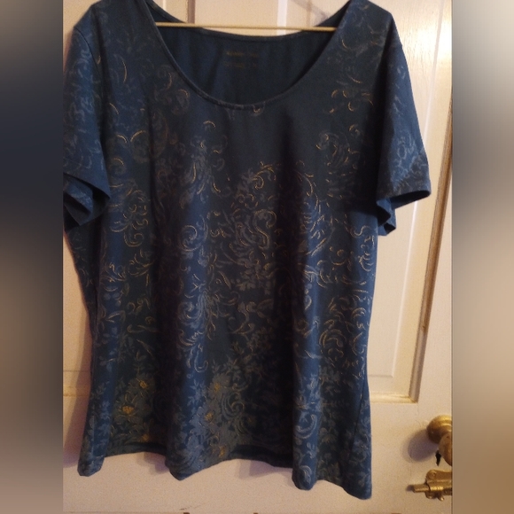 Woman's top - Picture 3 of 4